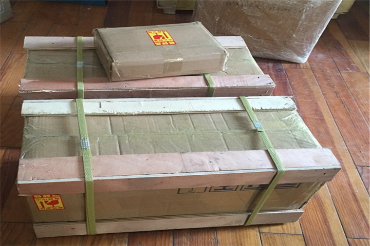 Tow boxes of Al foil send to USA